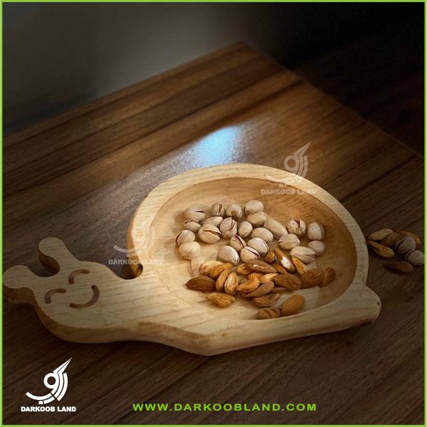 Wooden baby dish snail